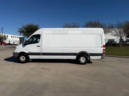 Used 2012 Mercedes-Benz Sprinter 2500 image 6