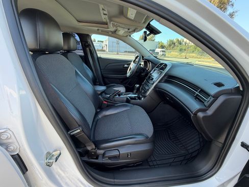 Used 2016 Chevrolet Malibu LT FWD image 10