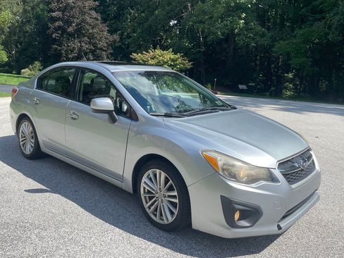 Used 2013 Subaru Impreza 2.0i Limited w/ Popular Pkg 2 AWD/4WD image 8