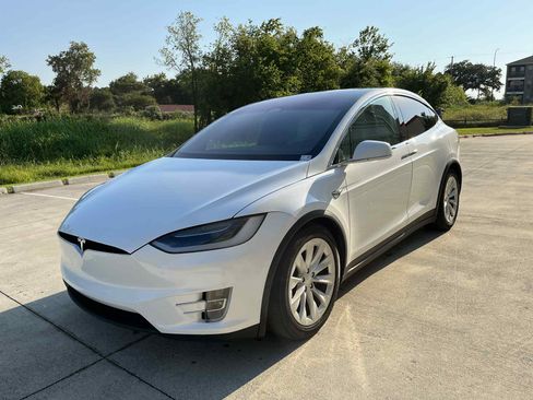 Used 2019 Tesla Model X Long Range image 1
