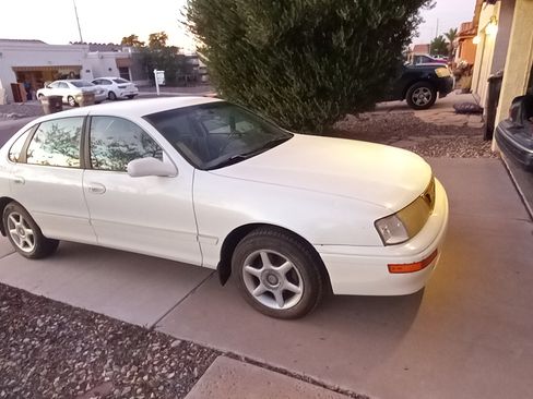 Used 1997 Toyota Avalon XLS image 1