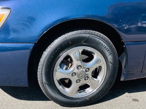 Used 1997 Lexus ES 330 w/ Leather Trim Pkg FWD image 11