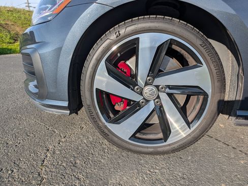 Used 2018 Volkswagen GTI SE image 26