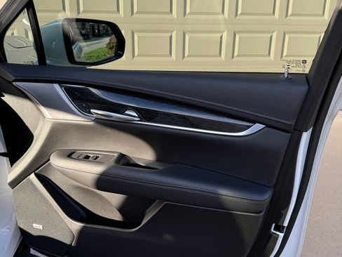 Used 2021 Cadillac XT5 Premium Luxury image 16