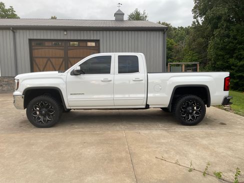 Used 2019 GMC Sierra 1500 SLE w/ SLE Value Package AWD/4WD image 1