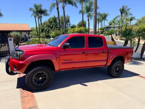 Used 2013 Toyota Tacoma PreRunner w/ SR5 Pkg RWD image 1