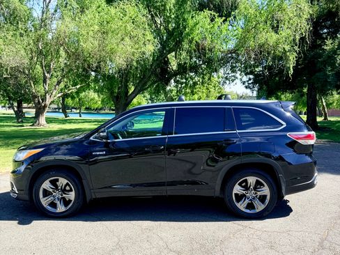 Used 2015 Toyota Highlander Limited Platinum image 4