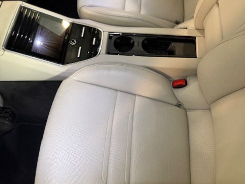 Used 2018 Porsche Panamera image 5