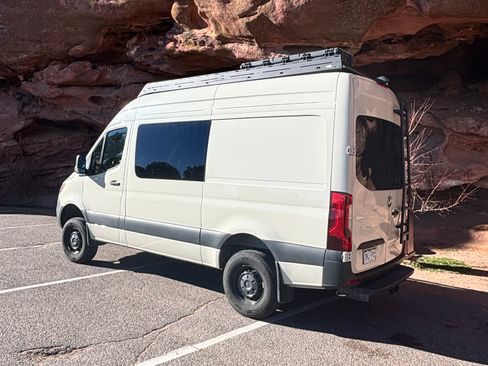 Used 2024 Mercedes-Benz Sprinter 2500 image 6