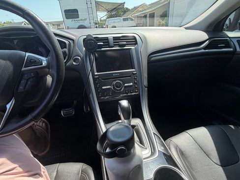 Used 2016 Ford Fusion Titanium FWD image 10