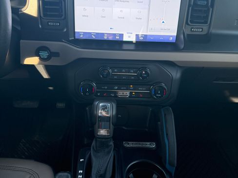 Used 2022 Ford Bronco Wildtrak AWD/4WD image 8