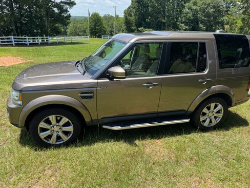 Used 2015 Land Rover LR4 HSE AWD/4WD image 2