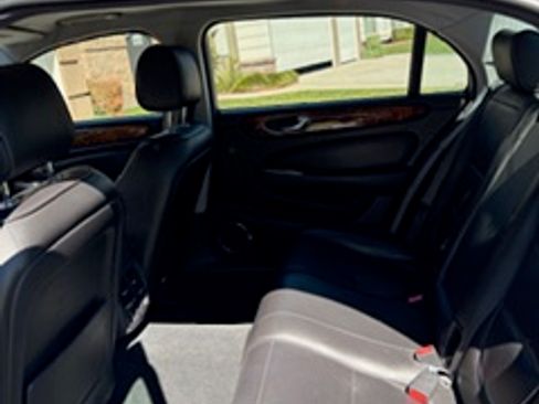 Used 2008 Jaguar XJ8 image 8