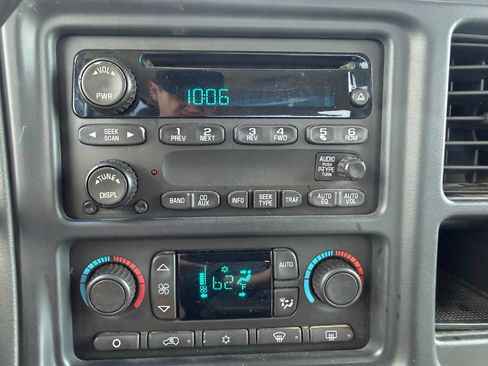 Used 2004 Chevrolet Silverado 2500 LS RWD image 10