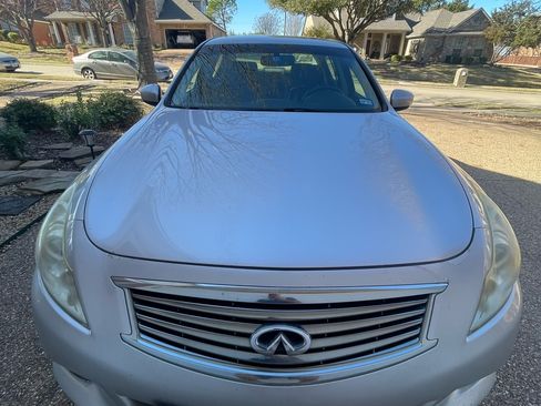 Used 2011 INFINITI G37 Journey w/ Premium Pkg image 4