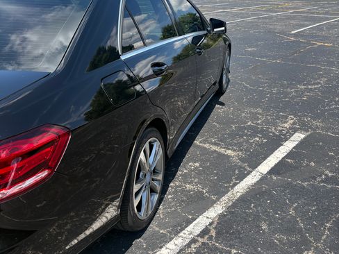 Used 2014 Mercedes-Benz E 350 4MATIC Sedan image 9
