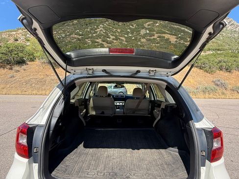 Used 2015 Subaru Outback 2.5i Limited AWD/4WD image 18
