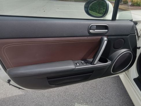 Used 2009 MAZDA MX-5 Miata Grand Touring image 12