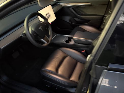 Used 2023 Tesla Model 3 Standard Range image 8