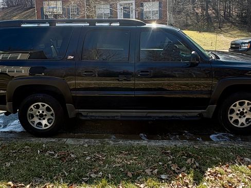Used 2003 Chevrolet Suburban Z71 image 4