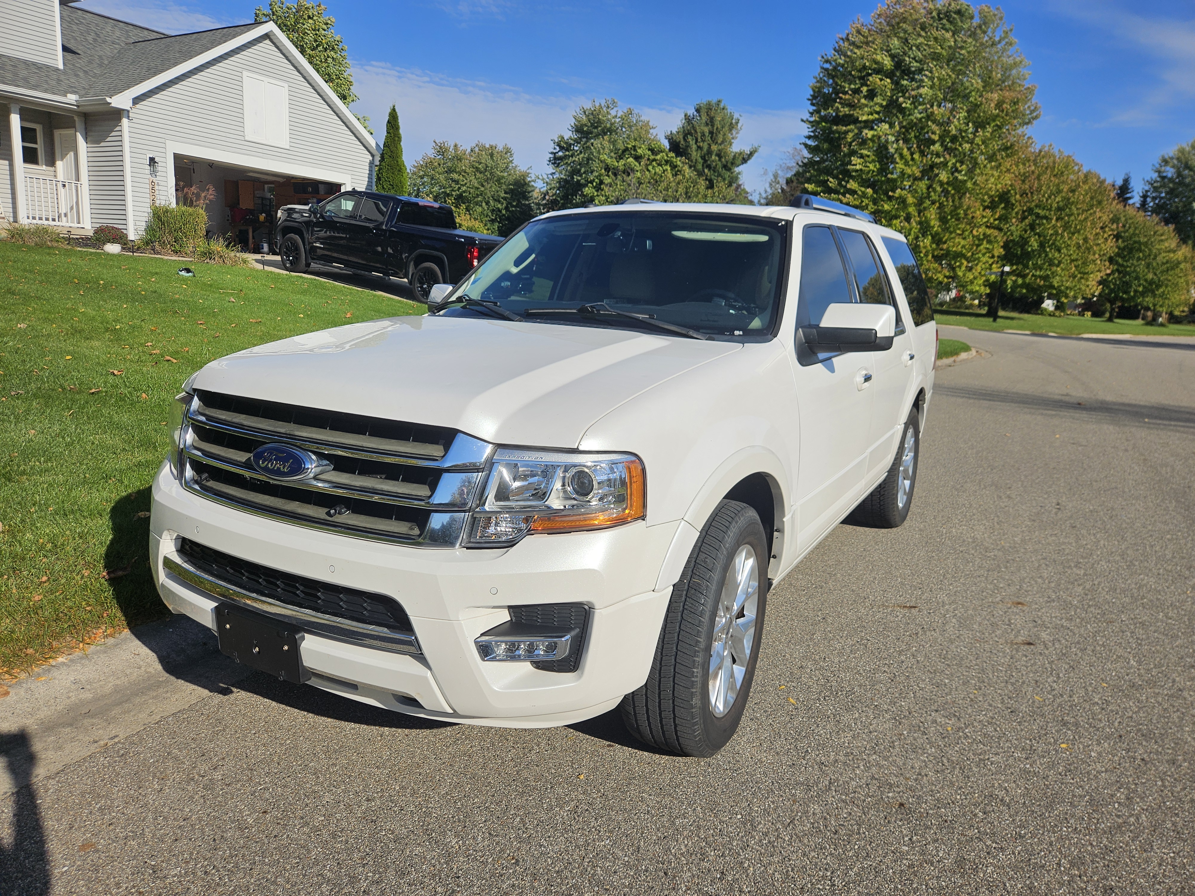 Used 2016 Ford Expedition Limited w/ Equipment Group 301A RWD image 4