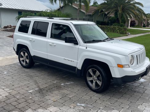 Used 2016 Jeep Patriot High Altitude image 1