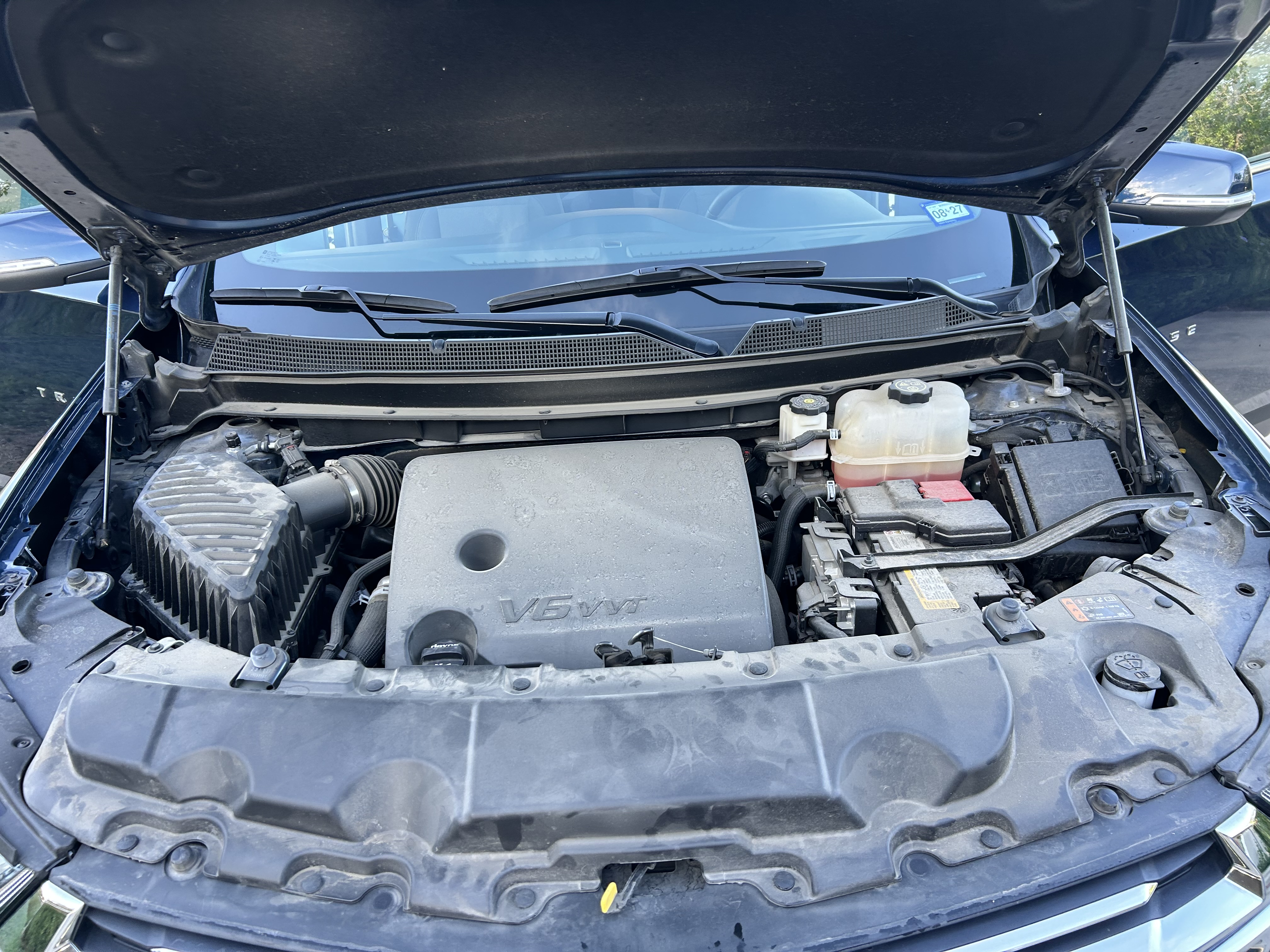 Used 2023 Chevrolet Traverse LT FWD image 18