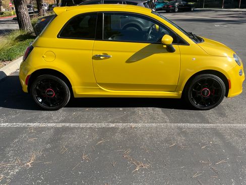 Used 2015 FIAT 500 Sport w/ Comfort/Convenience Group image 1