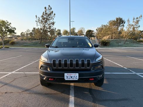 Used 2015 Jeep Cherokee Trailhawk w/ Comfort/Convenience Group AWD/4WD image 1