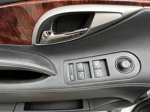 Used 2010 Buick LaCrosse CXL image 27