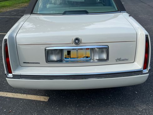 Used 1996 Cadillac De Ville Sedan FWD image 13
