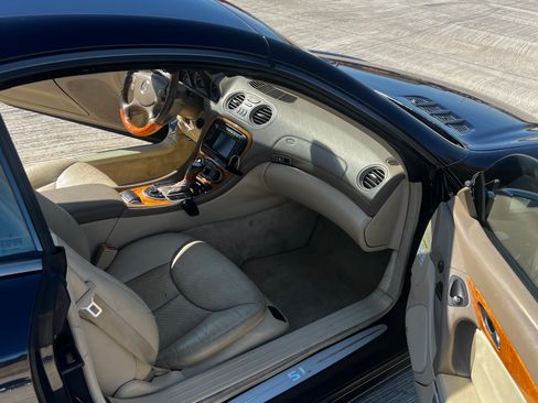 Used 2004 Mercedes-Benz SL 500 image 8