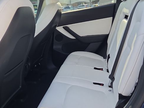 Used 2021 Tesla Model Y 2WD image 6