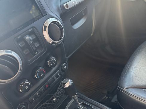 Used 2014 Jeep Wrangler Unlimited Sahara w/ Dual Top Group image 9