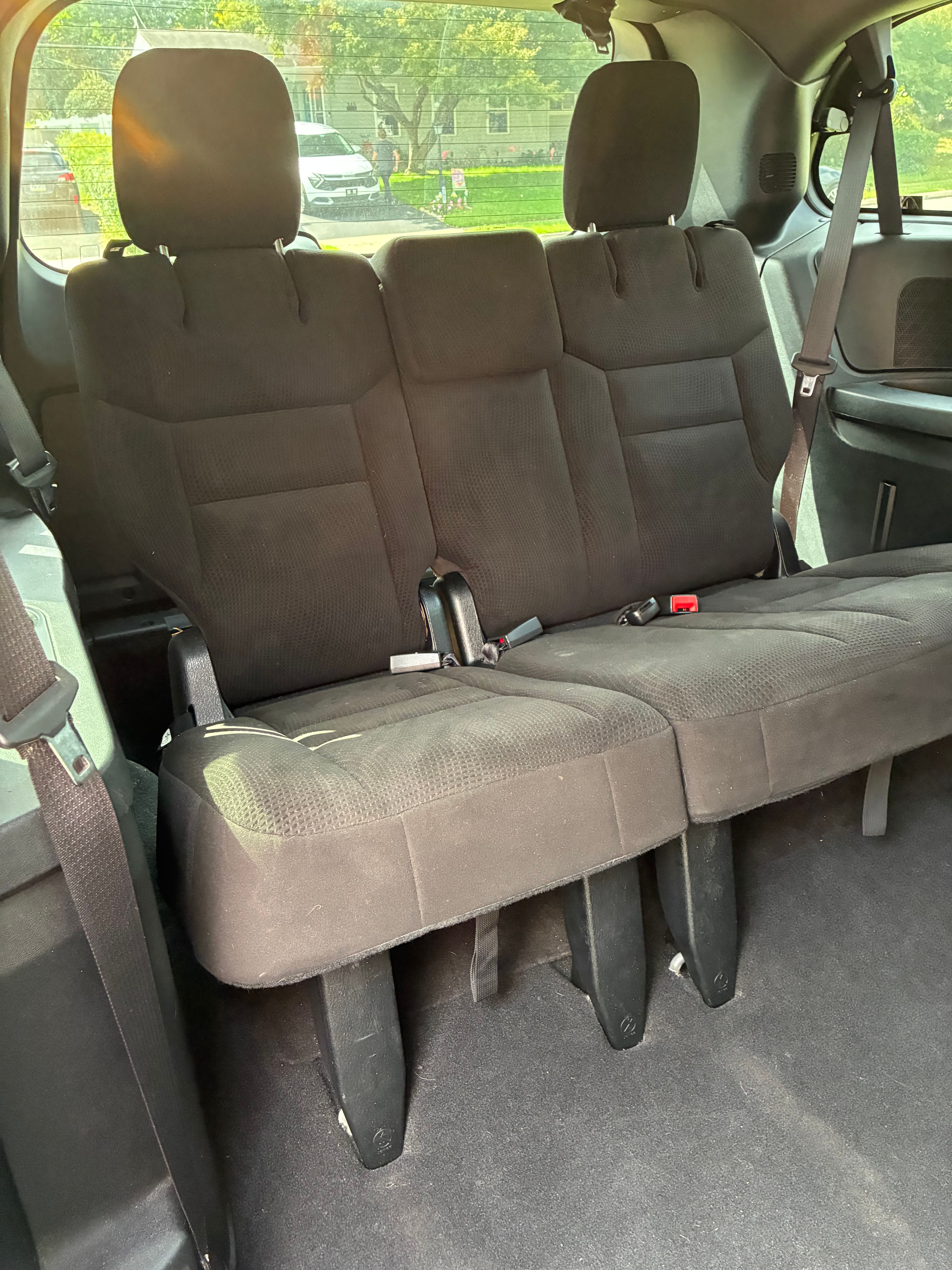 Used 2016 Dodge Grand Caravan SE FWD image 22