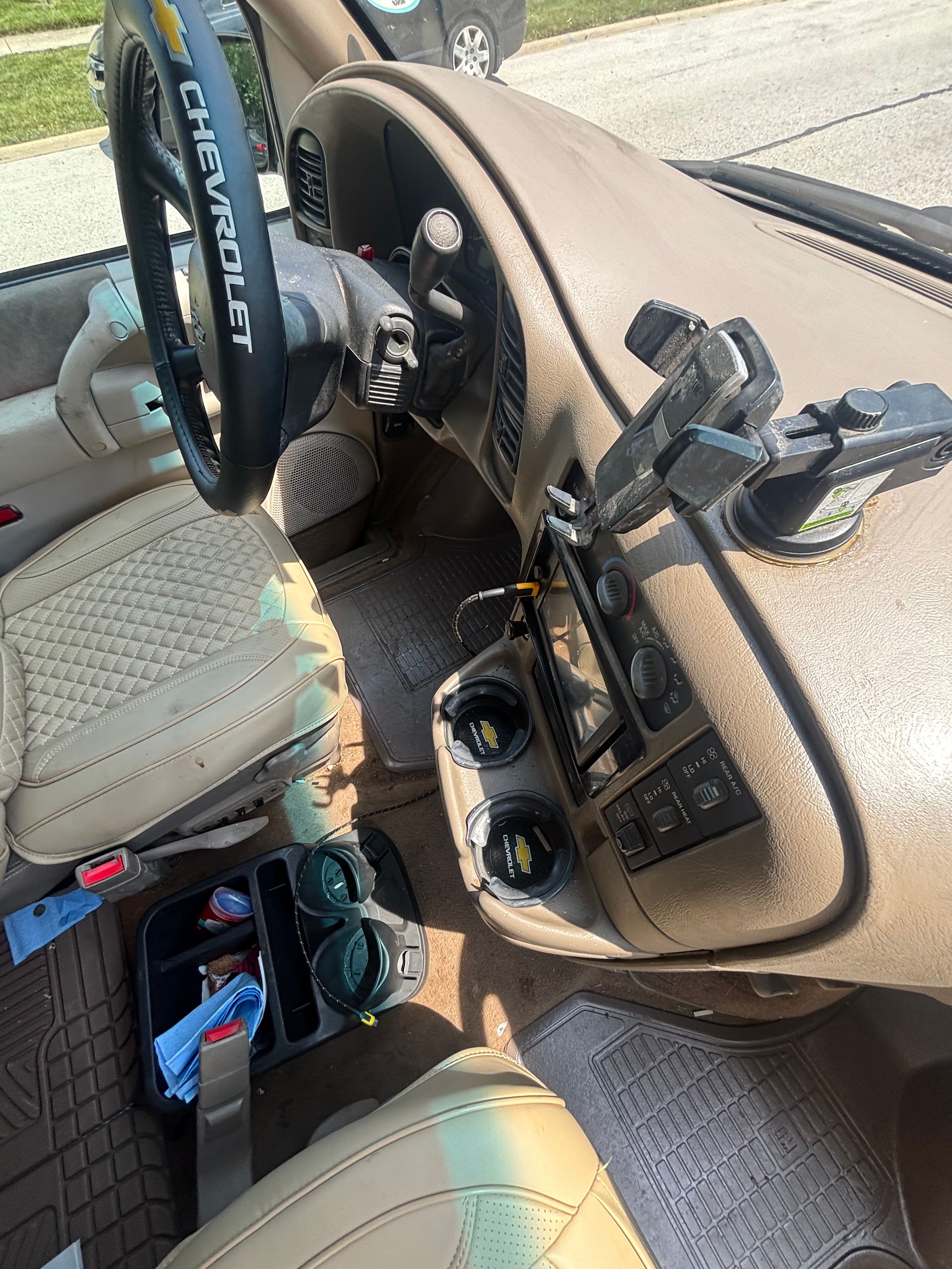 Used 2003 Chevrolet Astro Passenger AWD w/ LT Preferred Equipment Group image 8