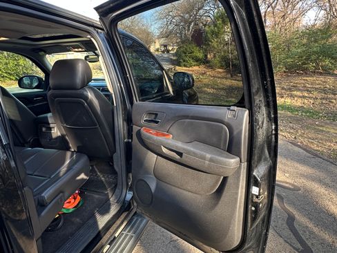 Used 2010 Chevrolet Silverado 1500 LTZ w/ Convenience Package image 11