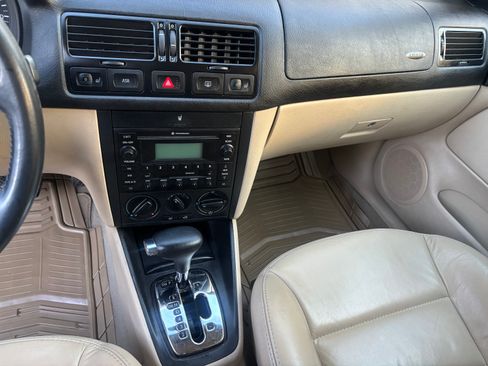 Used 2002 Volkswagen Jetta GLS FWD image 9