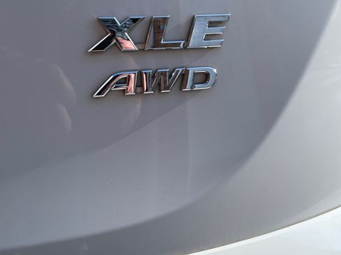 Used 2017 Toyota RAV4 XLE image 5