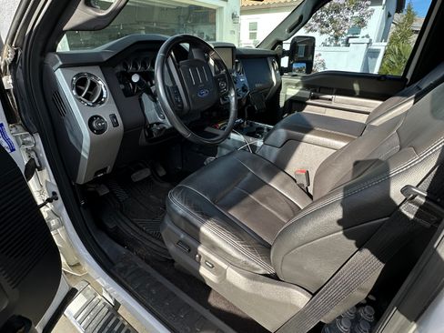 Used 2016 Ford F350 Lariat w/ Lariat Interior Package image 4