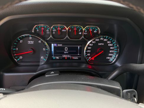 Used 2017 GMC Sierra 1500 SLE w/ Elevation Edition AWD/4WD image 10