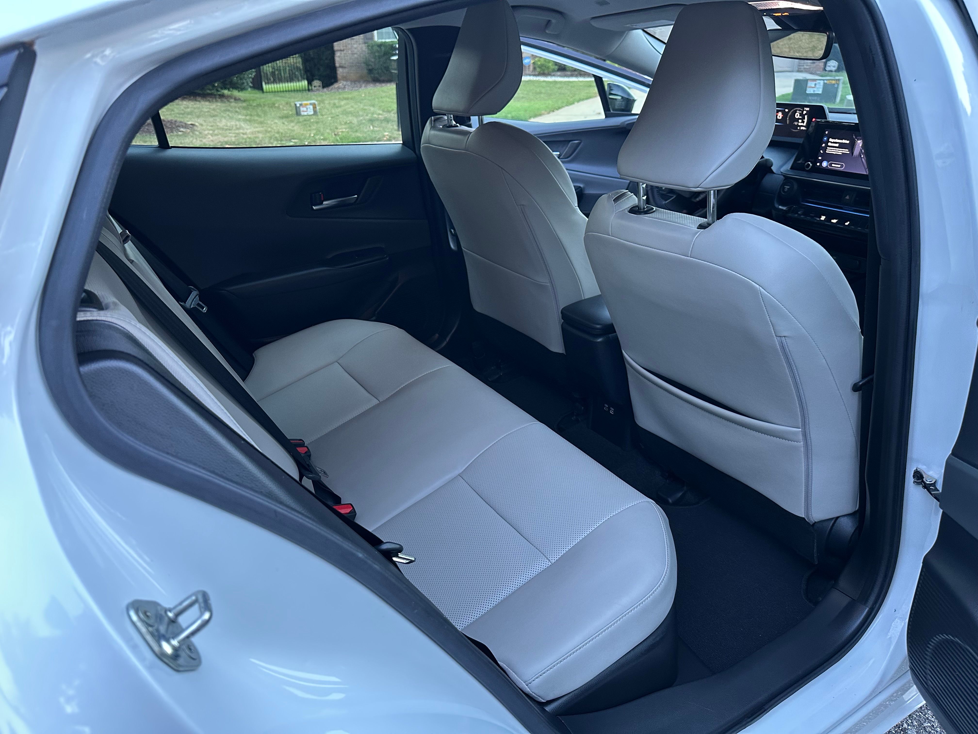 Used 2023 Toyota Prius XLE AWD/4WD image 19