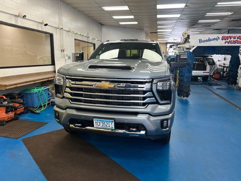 Used 2024 Chevrolet Silverado 3500 High Country w/ High Country Premium Package image 16