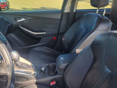 Used 2012 Ford Focus SEL image 9