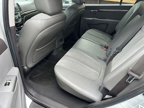 Used 2011 Hyundai Santa Fe SE image 5