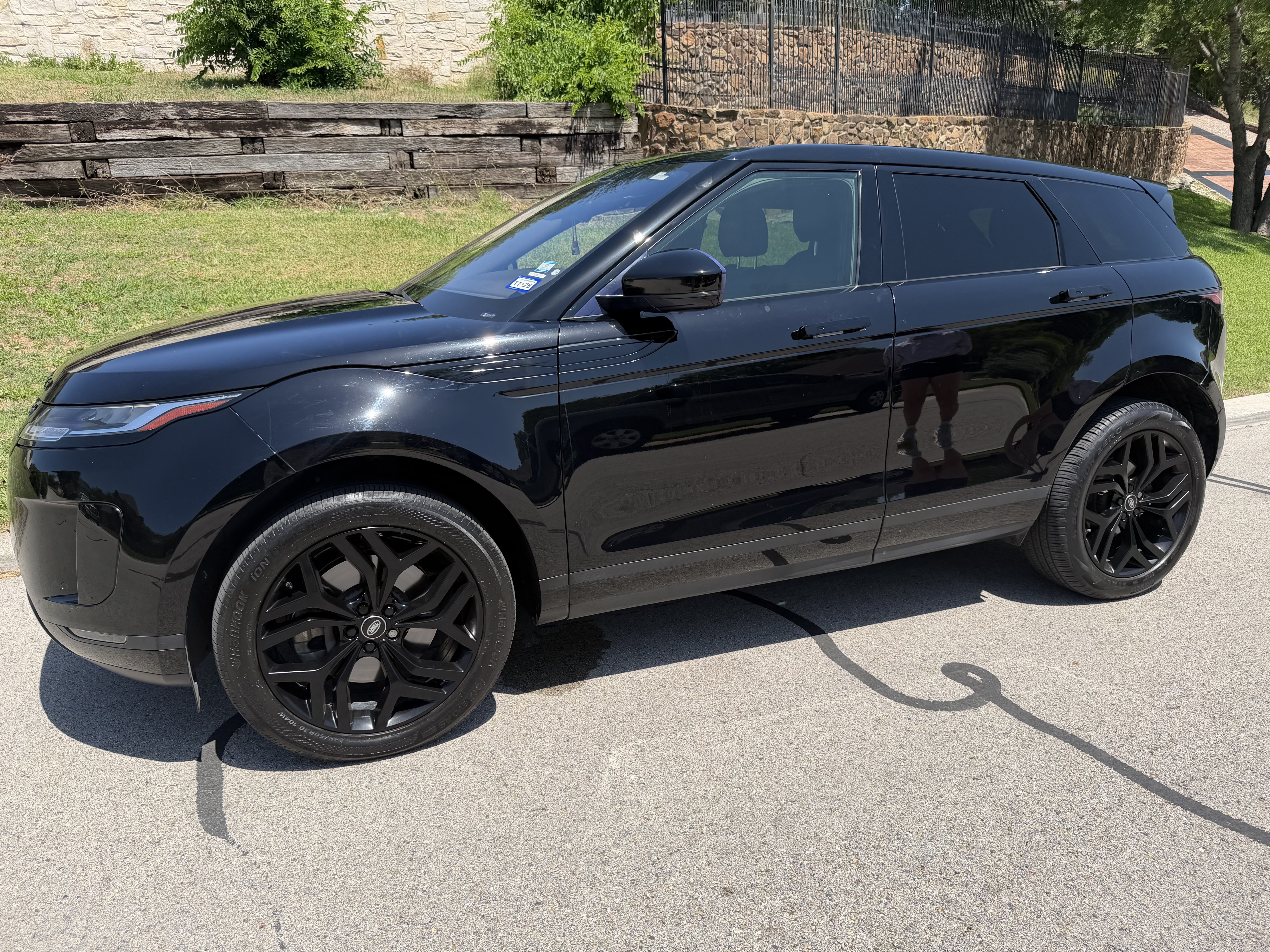 Used 2020 Land Rover Range Rover Evoque S AWD/4WD image 8