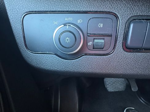 Used 2021 Mercedes-Benz Sprinter 2500 image 19