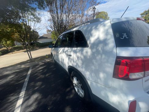 Used 2014 Kia Sorento LX image 16