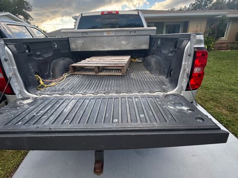 Used 2015 Chevrolet Silverado 2500 LT w/ LT Convenience Package image 4