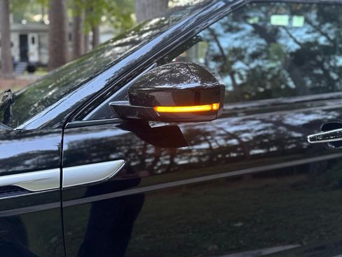 Used 2019 Land Rover Range Rover Evoque HSE image 8